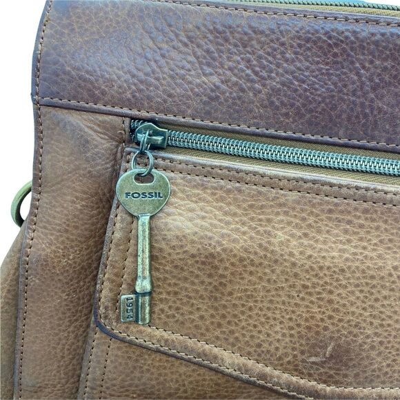 Fossil Crossbody Handbag Purse Vintage Distressed Brown Leather Adjustable Strap - Picture 3 of 16